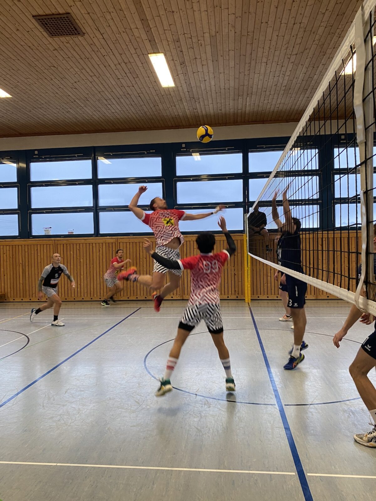 VCE-Herren schlagen Tabellenführer 3:0